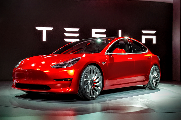 Tesla показала рекордные объемы производства и продаж