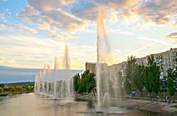 Фонтани на Русанівці знову запрацювали після аварії