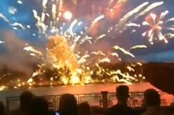 У справі відпрацьовуються кілька версій: несправність салютних установок, несправність феєрверкових виробів, неправильне заряджання салютних установок або неправильна їх експлуатації