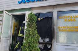 Під Києвом горів магазин (фото)