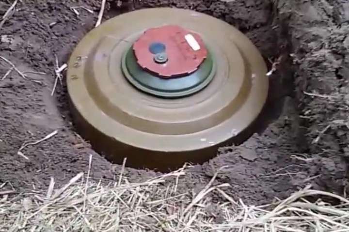 Російські військові  встановлюють на Донбасі осколкові загороджувальні міни ОЗМ-72, - розвідка
