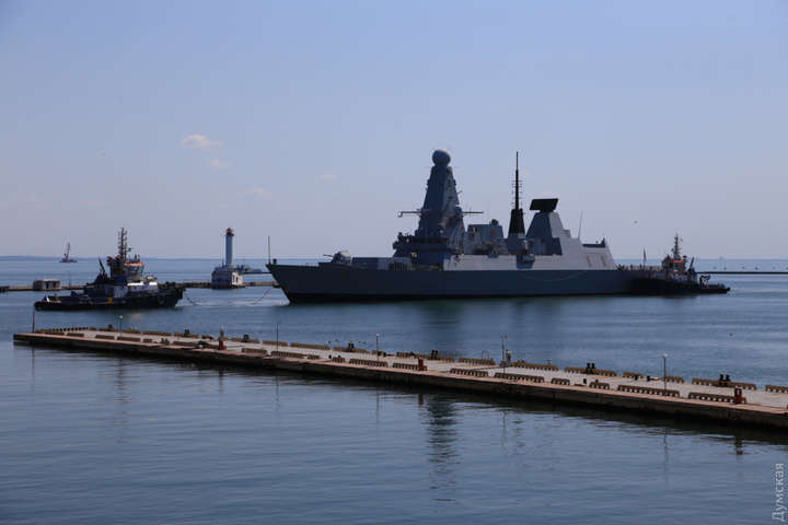 Чотири кораблі НАТО зайшли в Одеський порт (фото, відео)