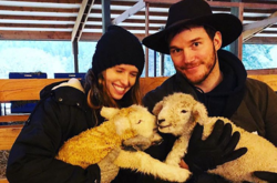  Крис Пратт и Кэтрин Шварценнегер 
 instagram.com/prattprattpratt/ 