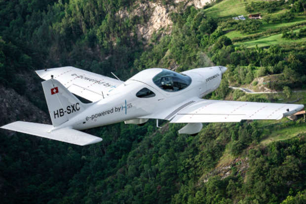Швейцарцы испытали полностью электрический учебный самолет (видео)