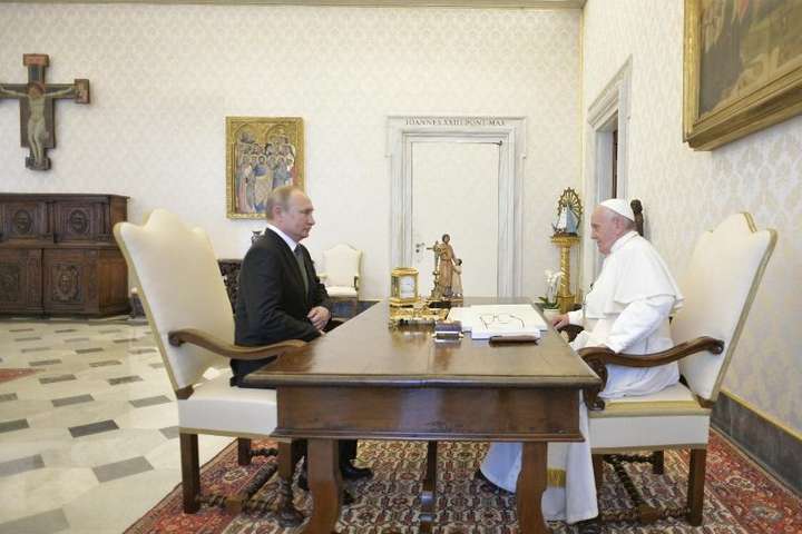 Папа Римський і Путін обговорили ситуацію в Україні