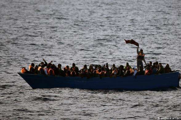 Біля Тунісу потонуло судно з мігрантами: 80 осіб зникли безвісти