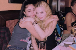 22-летняя дочь Мадонны начала подготовку к скорой свадьбе