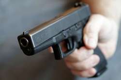 В центре Киева мужчина устроил стрельбу