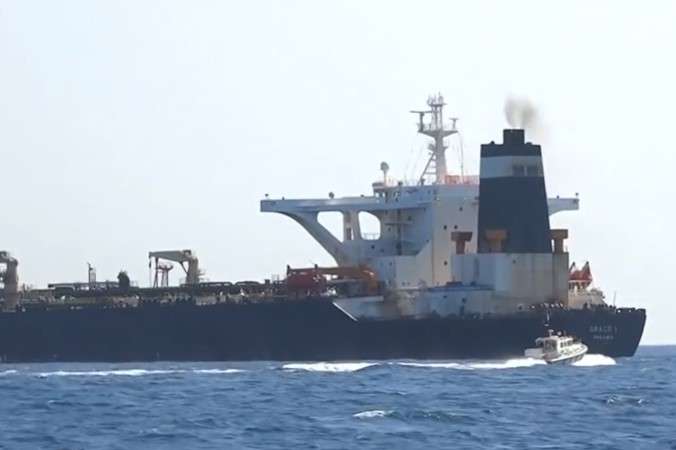 На борту затриманого біля Гібралтару іранського танкера були українці