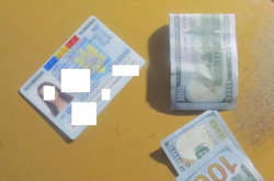 На Луганщині двоє поліцейських погоріли на хабарі у $200