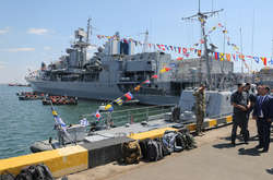 Sea Breeze-2019: військові виконали безпарашутні стрибки на воду