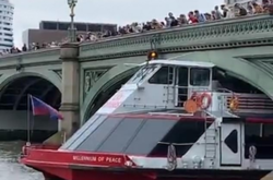 У Лондоні катер для прогулянок врізався у Вестмінстерський міст