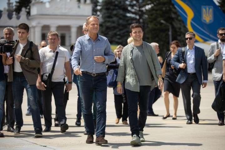 Зеленський і Туск відвідали Станицю Луганську і наблизилися на 500 м до позицій бойовиків