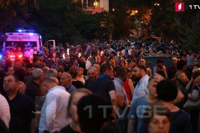 У Тбілісі спалахнули акції протесту під каналом «Руставі-2», є постраждалий