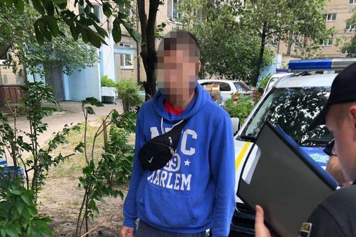 У Києві спецпризначенці затримали чоловіка, що перебував у розшуку