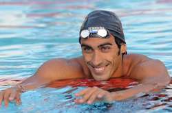 В Италии олимпийский чемпион спас тонущего молодожена, упавшего с надувного единорога