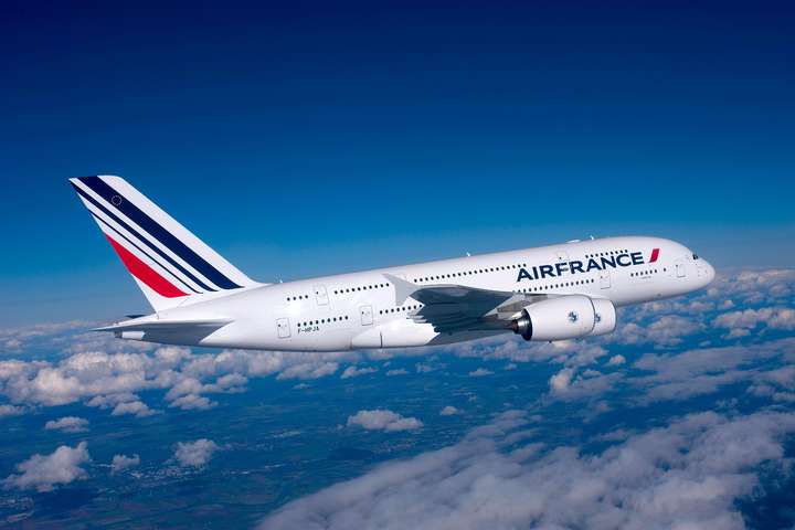 У Франції для літаків введуть еко-податок: від 1,5 до 18 євро з кожного квитка