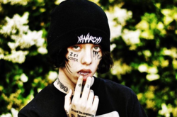 Рэпер Lil Xan признался, что был в отношениях с актрисой, будучи несовершеннолетним