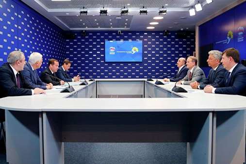 Рабинович утверждает, что на встрече с Медведевым заявил: Крым - это Украина