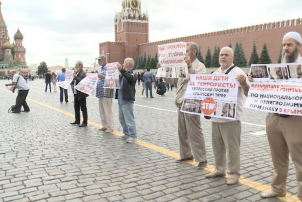 У Москві відпустили затриманих на акції кримських татар