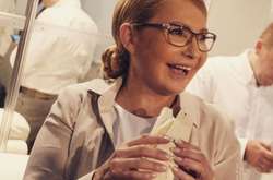 Тимошенко снова подсела на фастфуд (фото)