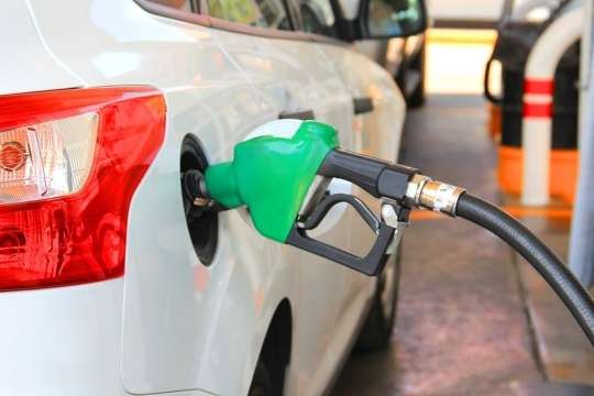 Ціни на бензин у Києві та області «скачуть» від 27 грн до 31,5 грн