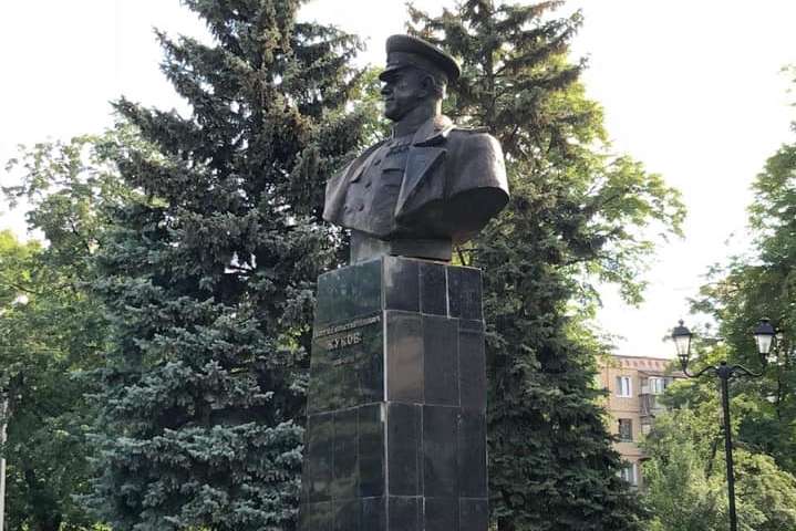 В Харькове восстановили памятник советскому маршалу Жукову