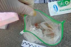 Злодії викрали з квартири ювелірні прикраси