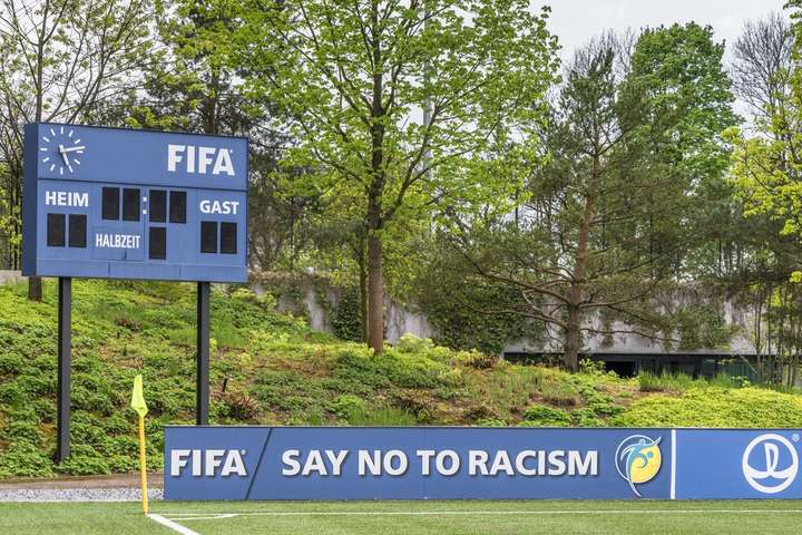 ФІФА посилила покарання за прояви расизму