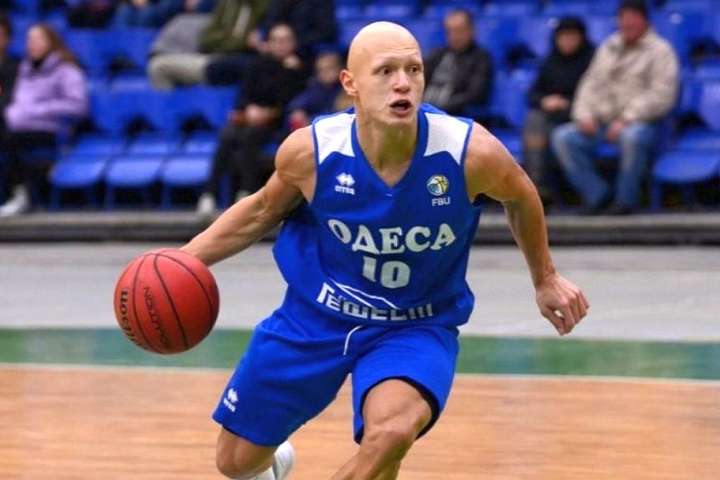 Захисник Артамонов повернувся до «Одеси»