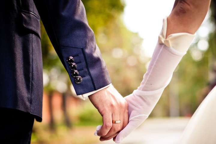 З початку року українці уклали близько 100 тисяч шлюбів