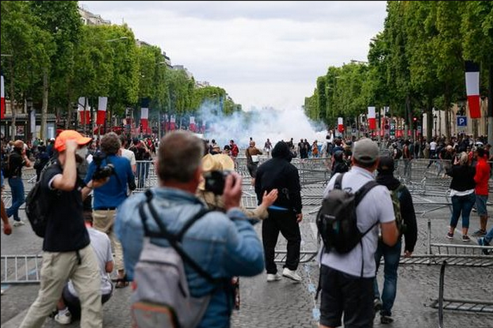 Під час святкування Дня взяття Бастилії у Парижі затримали понад 170 людей