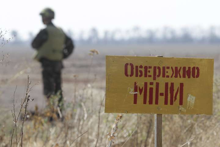 Бойовики змусили пенсіонера з Донецька йти через заміноване поле