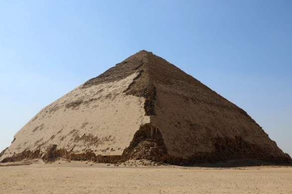Влада Єгипту відкрила для туристів найдавніші піраміди
