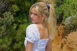 Агресивна та запальна італійка. Ефектні фото тенісистки Каміли Джорджі