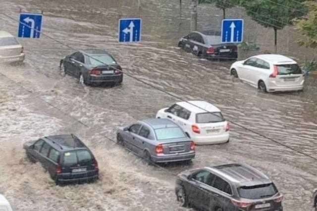 Недільна злива у Києві виявилась рекордною за понад пів століття