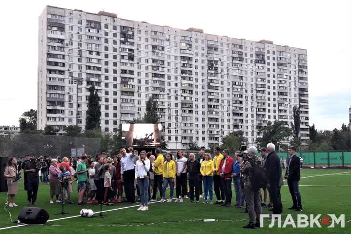 У Києві відкрили новий футбольно-легкоатлетичний стадіон (фото)