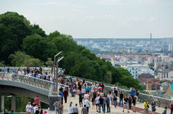 Через два місяці після відкриття «міст Кличка» пройшов обстеження та випробування