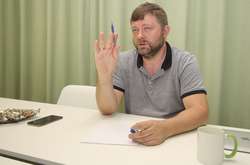 Голова штабу «Слуги народу» каже, що підстав не довіряти «куму Медведчука», який потрапив до списку, нема