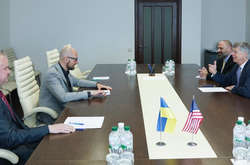 Яценюк зустрівся з послом США Вільямом Тейлором