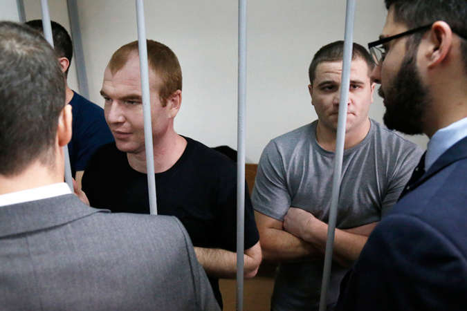 Суд в Москві продовжив арешт усім 24 українським морякам