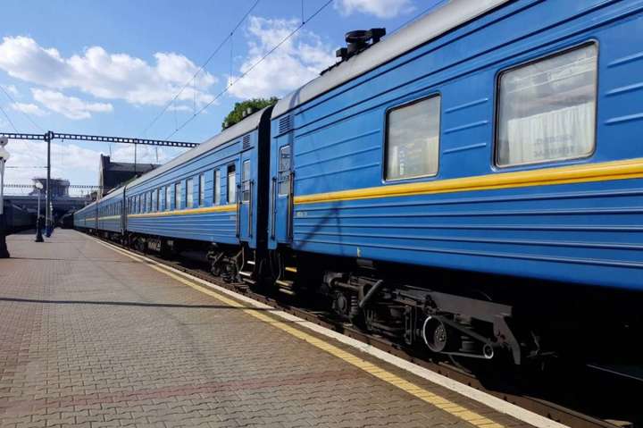 В Мариуполь начнет ездить еще один поезд