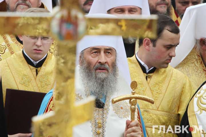 Глава Московської церкви в Україні попросив патріарха Кирила сприяння в питанні обміну полоненими