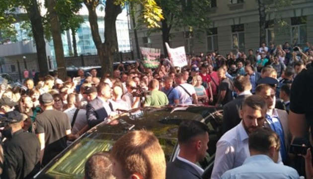 Харків'яни на 30 хвилин заблокували виїзд кортежу Зеленського