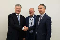 Петро Порошенко запросив усіх депутатів Європарламенту завітати до України