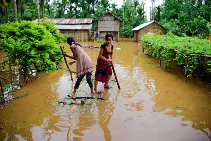 В Южной Азии наводнения вынудили миллионы человек покинуть свои дома