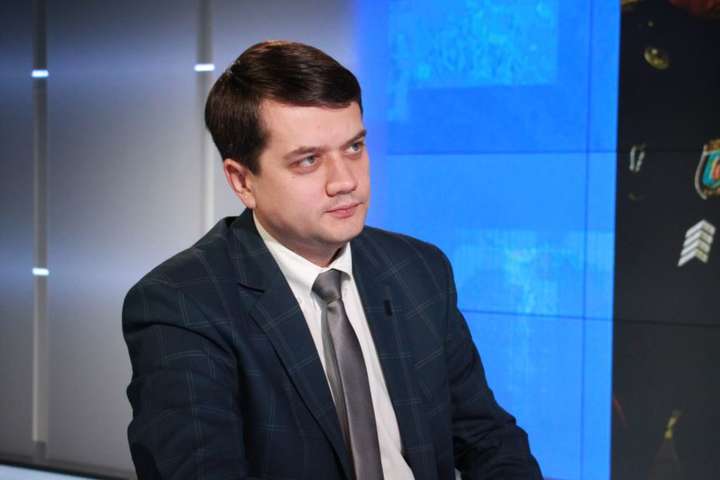 Разумков сподівається, що звільнені за вимогою Зеленського чиновники не підуть в суди