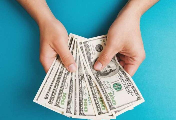 В США мінімальну зарплату пропонують підвищити до $15 за годину