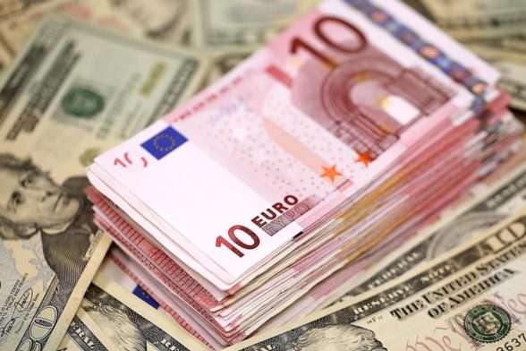 Долар і євро ростуть: курс валют на 19 липня