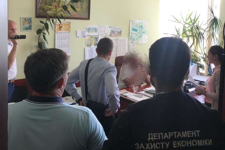 У Бориспільській міськраді обшуки: посадовців підозрюють у хабарництві
